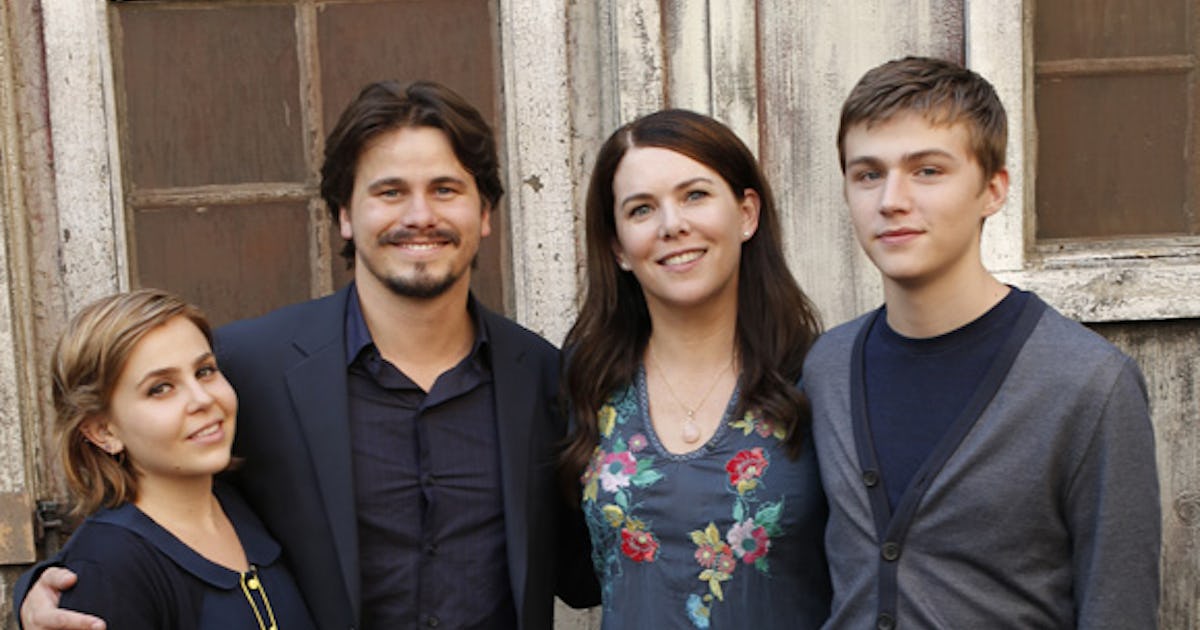 Jason Ritter Talks 'Parenthood' Cast Closeness & His TV Family's ...