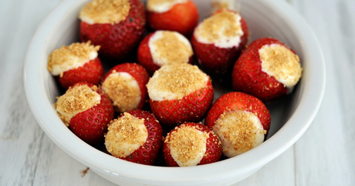 12 Fresh Fruit Desserts For Valentine S Day Inspired By Edible Arrangements