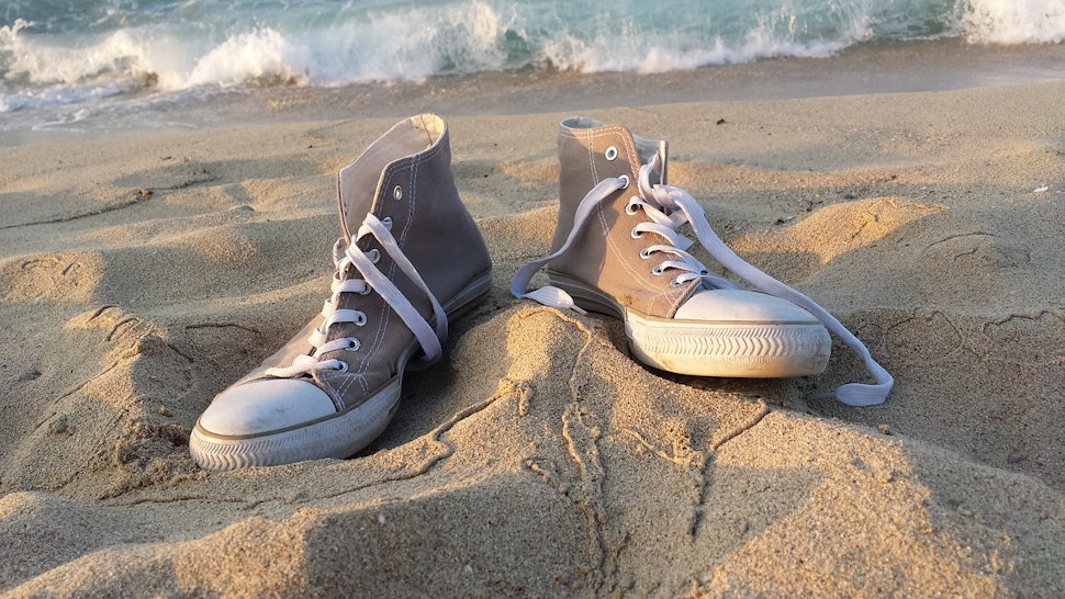 How To Get Sand Out Of Your Shoes & Save Yourself The Struggle This Summer