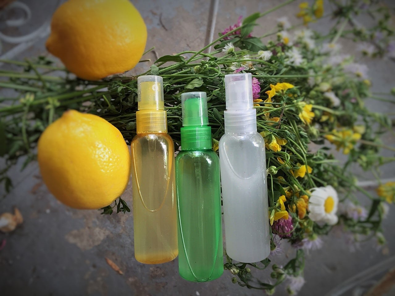 How To Make Bug Spray At Home That Actually Works Using All Natural