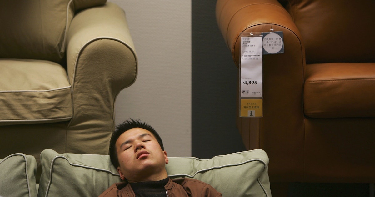 Photo Essay: Chinese Shoppers Penchant for Catching Zs 