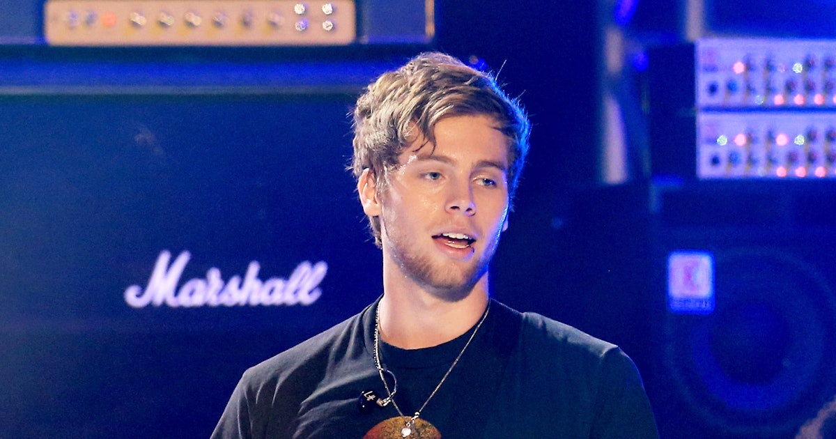 Does Luke Hemmings Have Snapchat The 5sos Frontman Loves Him A