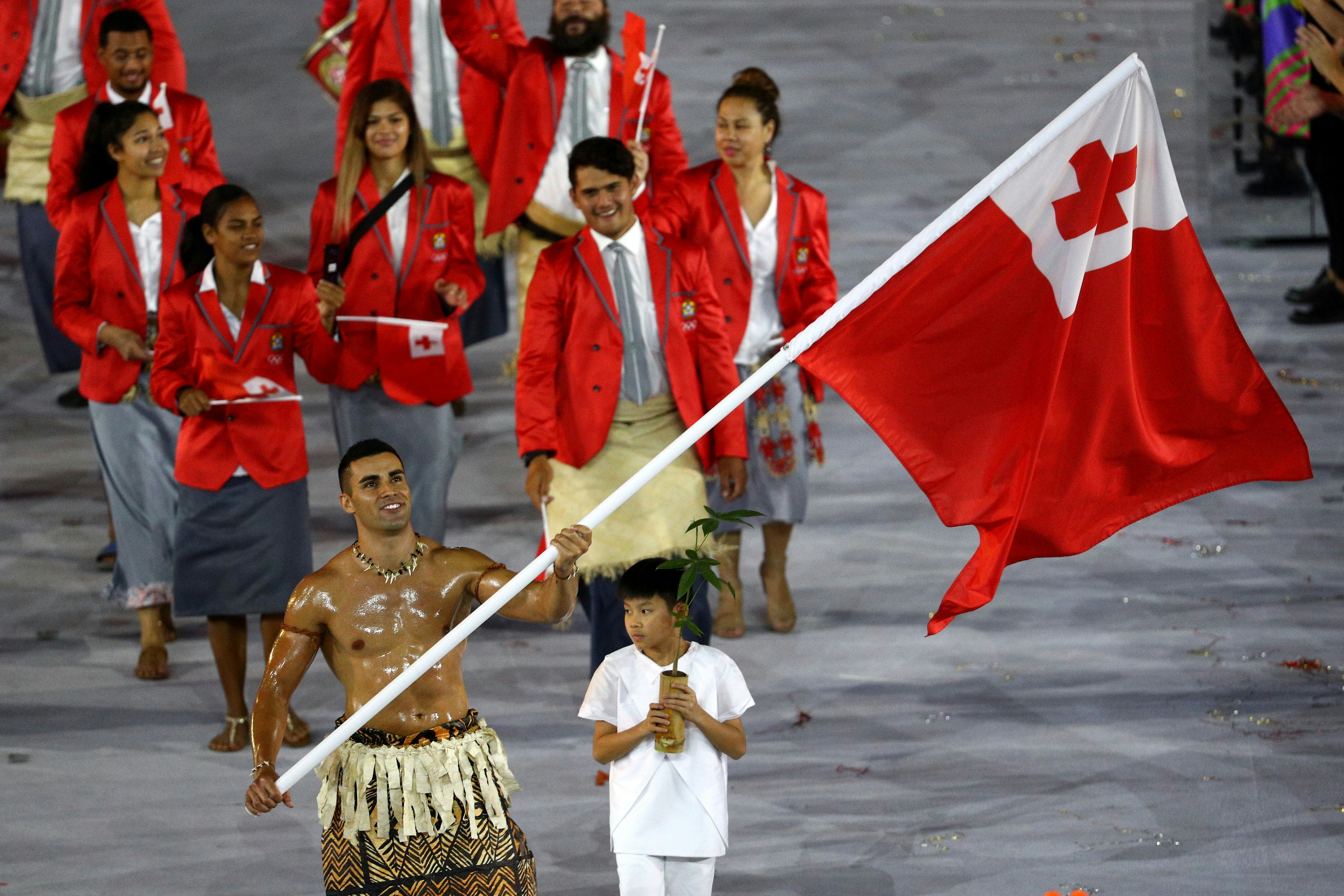 The Shirtless Flag-Bearer For Tonga At The Olympics Opening Ceremony ...