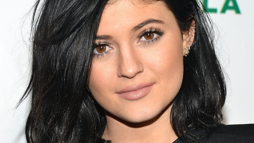 A Kylie Jenner Makeup Tutorial For Getting Her Signature Look With