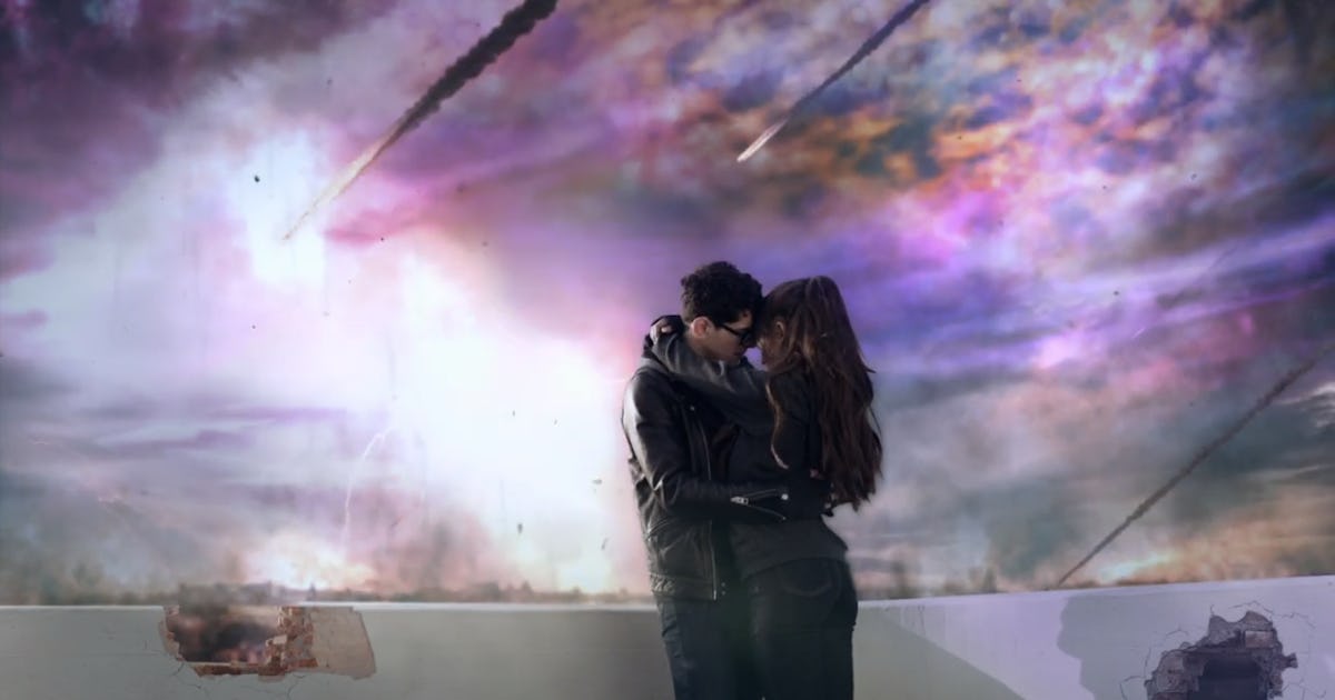 Ariana Grande S One Last Time Music Video Turns A Sci Fi Catastrophe Into An Oddly Romantic Date Video Ariana Grande S One Last Time Music Video Turns A Sci Fi Catastrophe Into An Oddly Romantic Date Video