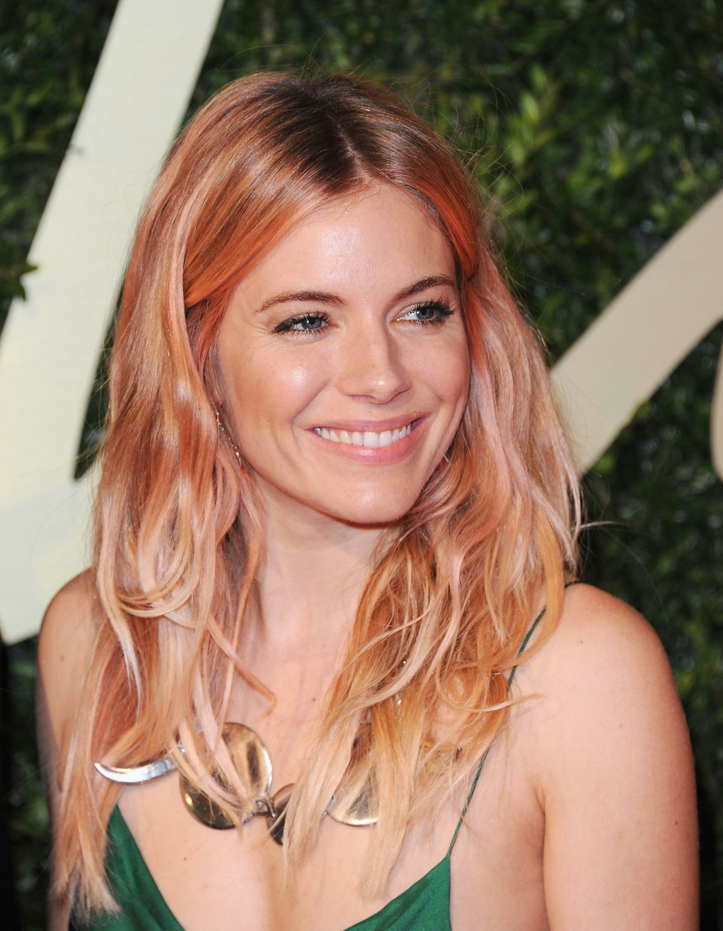Sienna Miller Dyes Her Hair Rose Gold Plus 3 Other Off Beat