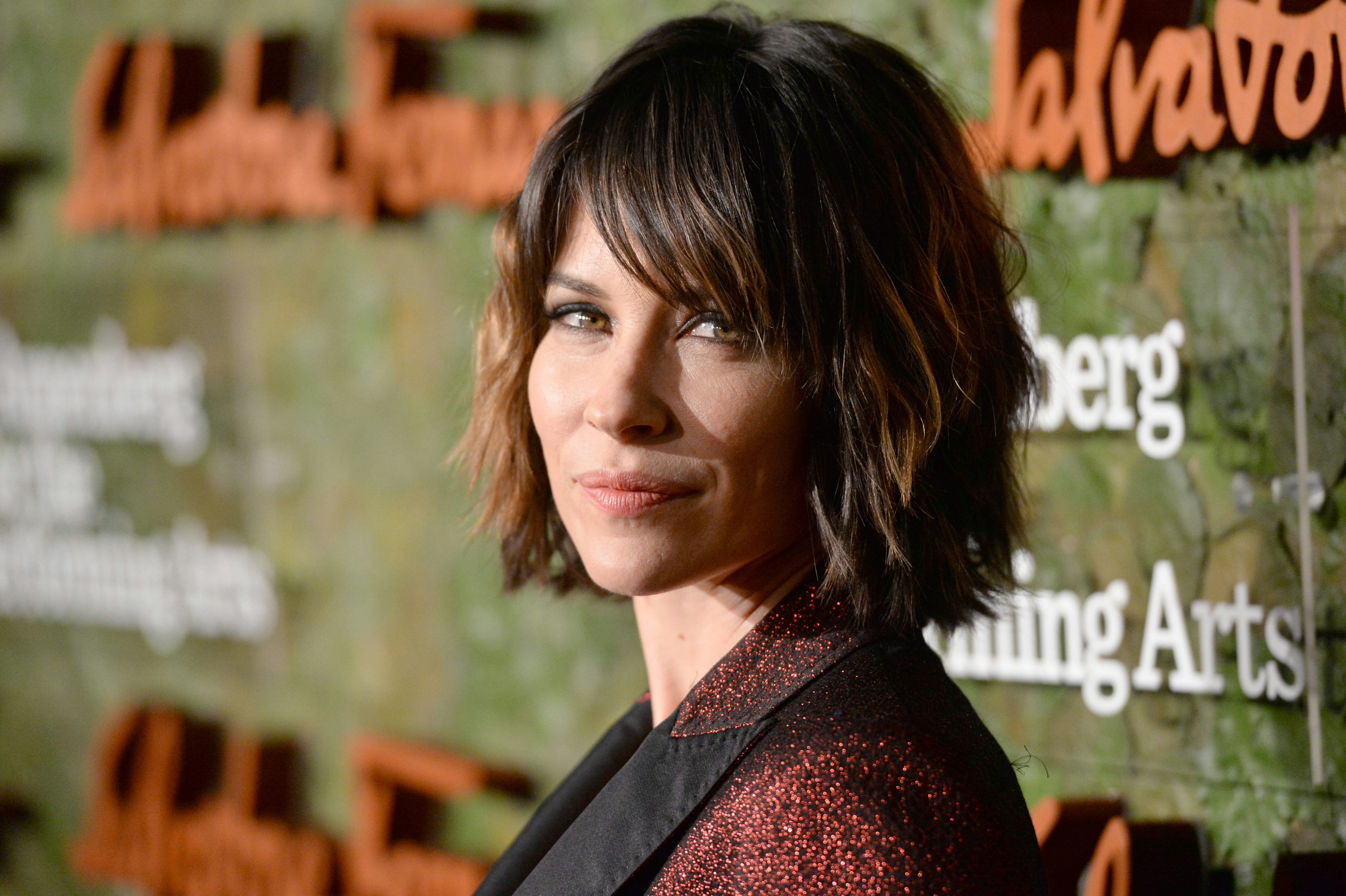 Evangeline Lilly Is Not Pleased With This Lady Mag S Focus On Her Butt