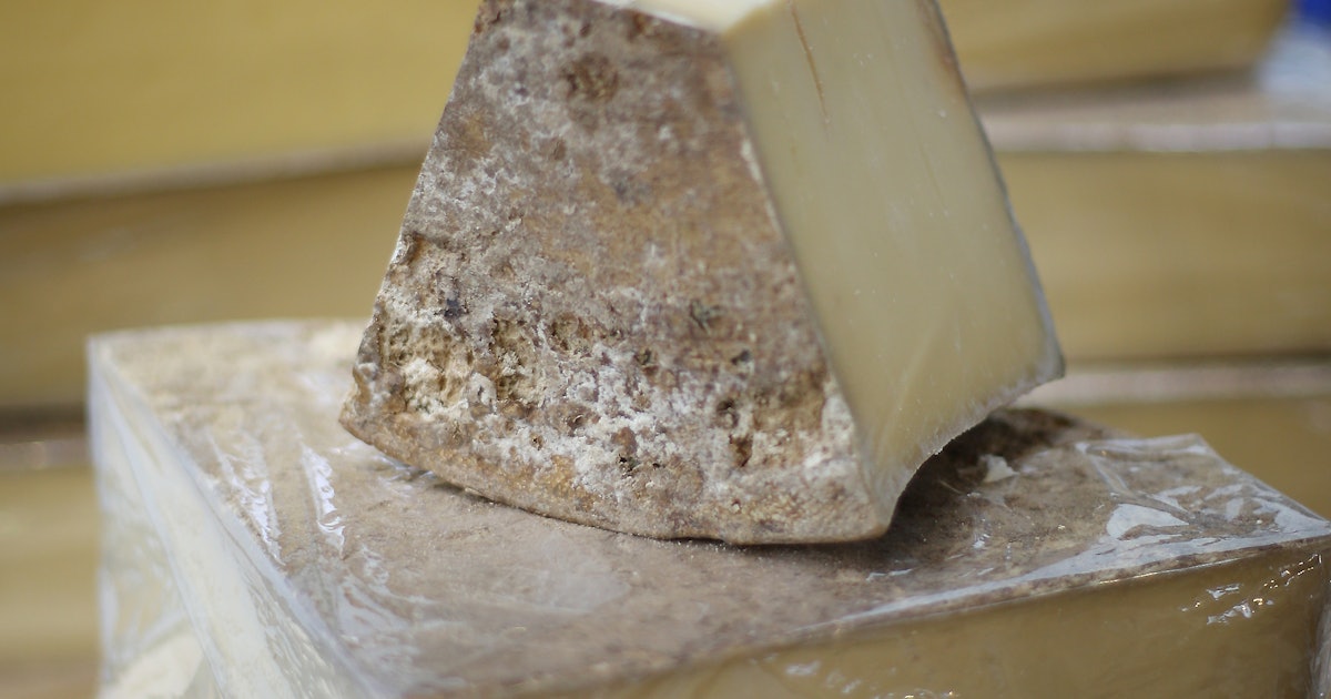 What causes heartburn and acid reflux during pregnancy What causes heartburn and acid reflux during pregnancy