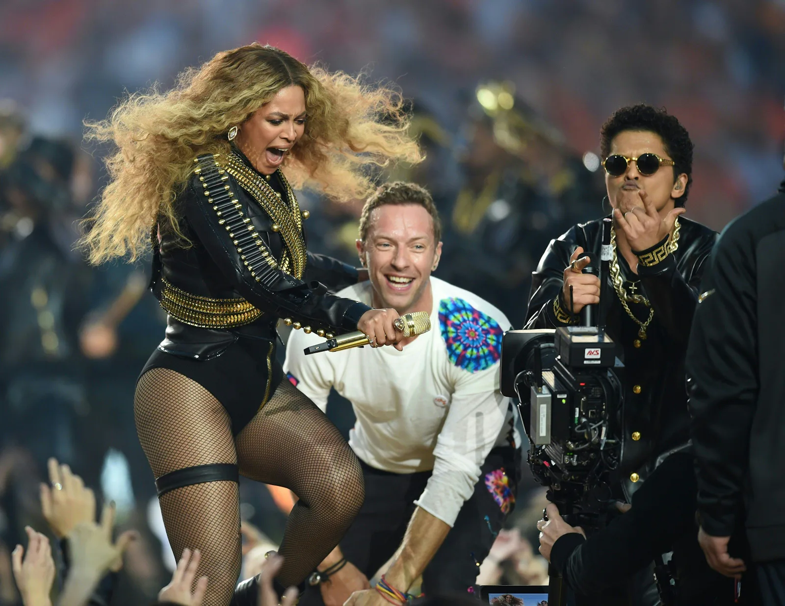 11 Beyonce Super Bowl GIFs That Prove Bey Was The Real Halftime Star