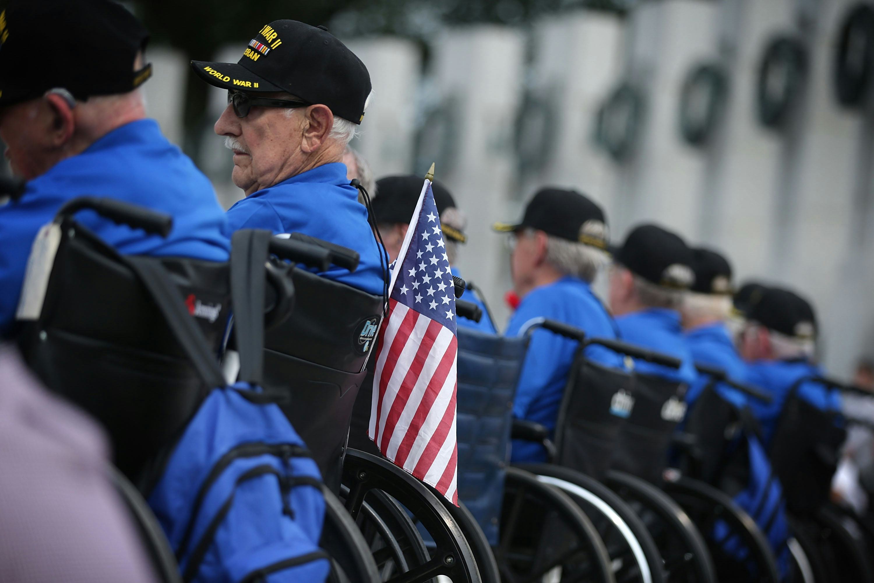 How To Help Veterans & Thank Them For Their Service In 6 Supportive Ways