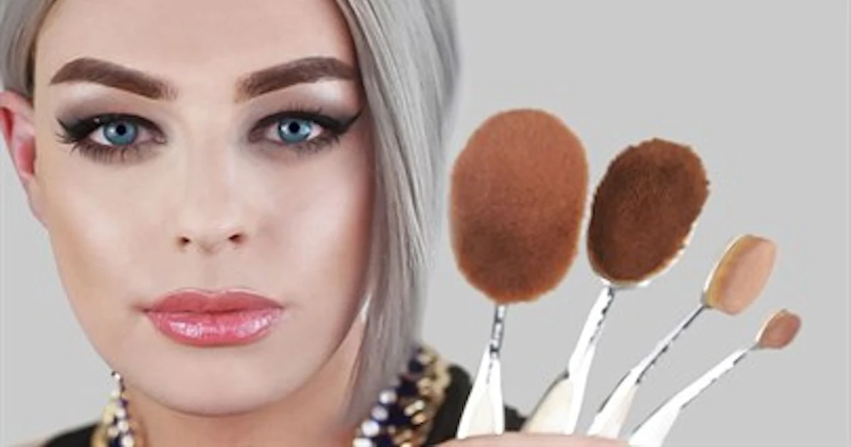 Is The Artis Brush Worth It Here S What You Should Know About The New Beauty Tool