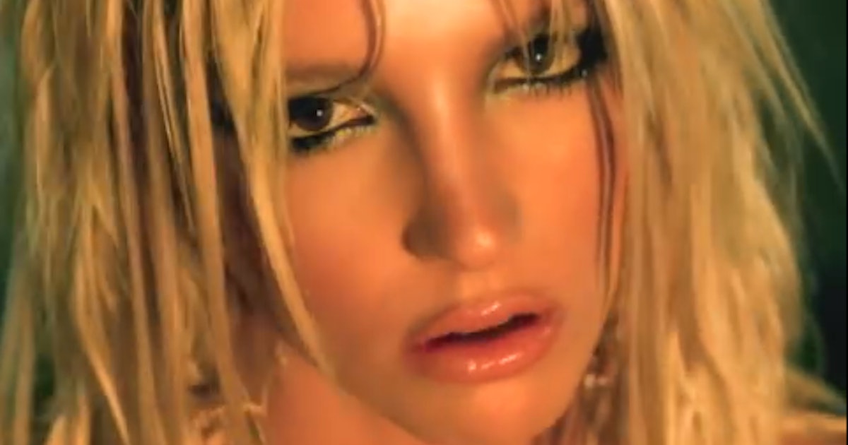 8 Things From Britney Spears I M A Slave 4 U Music Video That You Probably Forgot About Because It Was So Early 00s