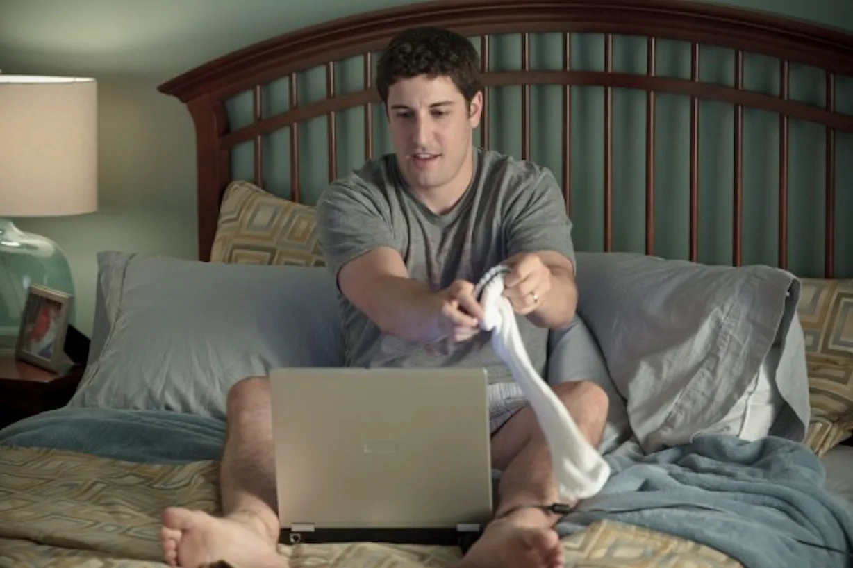 25 Gross Things Men Do In Private Because Shrugging Off Skid Marks Is 25-gross-things-men-do-in-private-because-shrugging-off-skid-marks-is