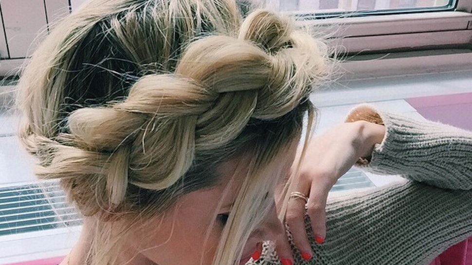 7 Easy Prom Hairstyles You Can Diy At Home Before The Big Dance