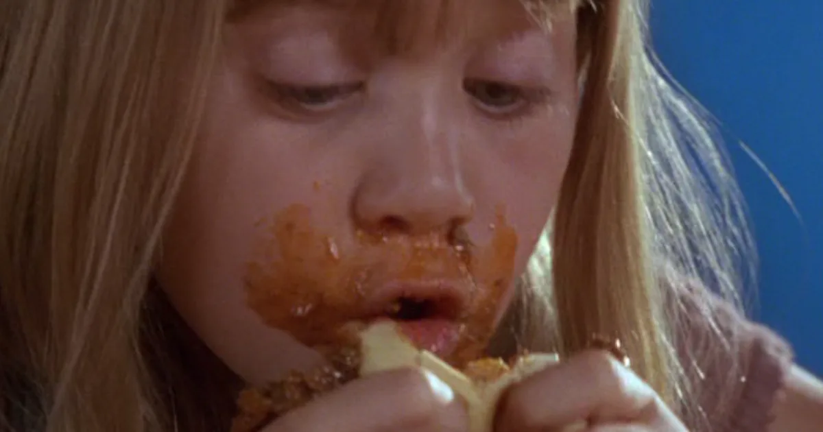 12 Things Only Unreptentantly Messy Eaters Understand