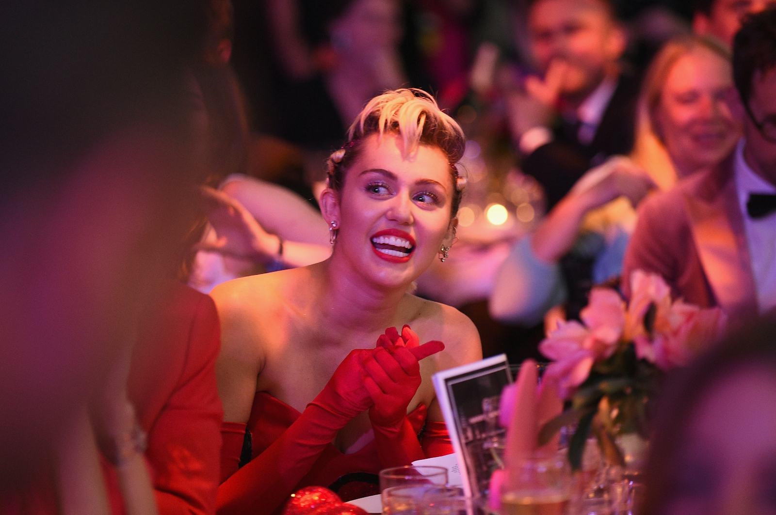 Miley Cyrus Is Hosting The MTV VMAs & Here Are 4 Reasons Why You Should