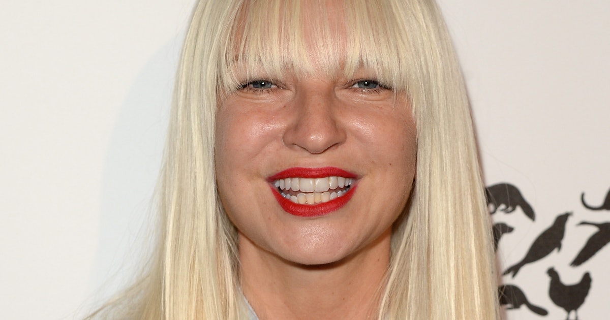 Sia Asks Fans to Destroy Dry Cleaner's Reputation in Extremely Childish ...