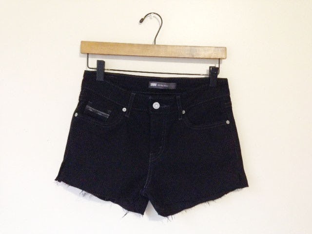 diy cutoff jean shorts