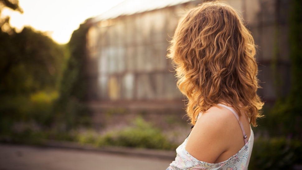 signs you are dating an emotionally unavailable man