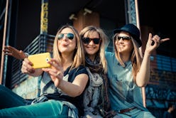 7 Ways To Make New Friends As An Adult, Because It's Not As Easy As It ...