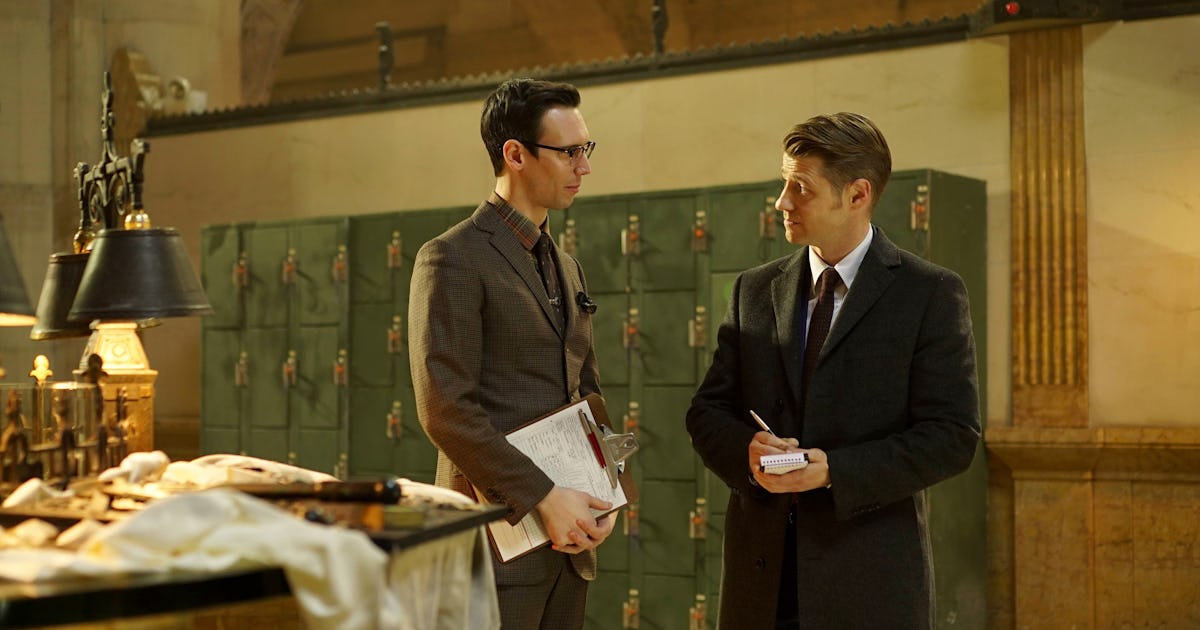 The Riddler Sends Jim Gordon To Prison 'Gotham' & Leaves His First ...