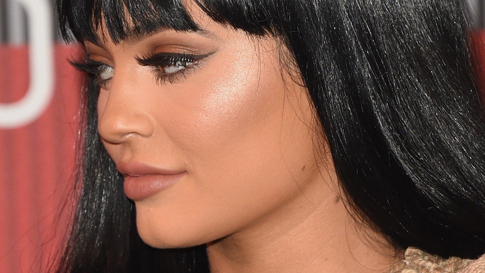 Kylie Jenner Wears Lilly Lashes To Get That Bold Lashed Look She