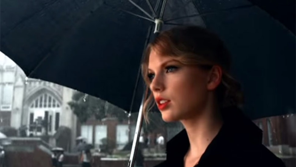18 Taylor Swift Lyrics About Rain Because She S Really In Love