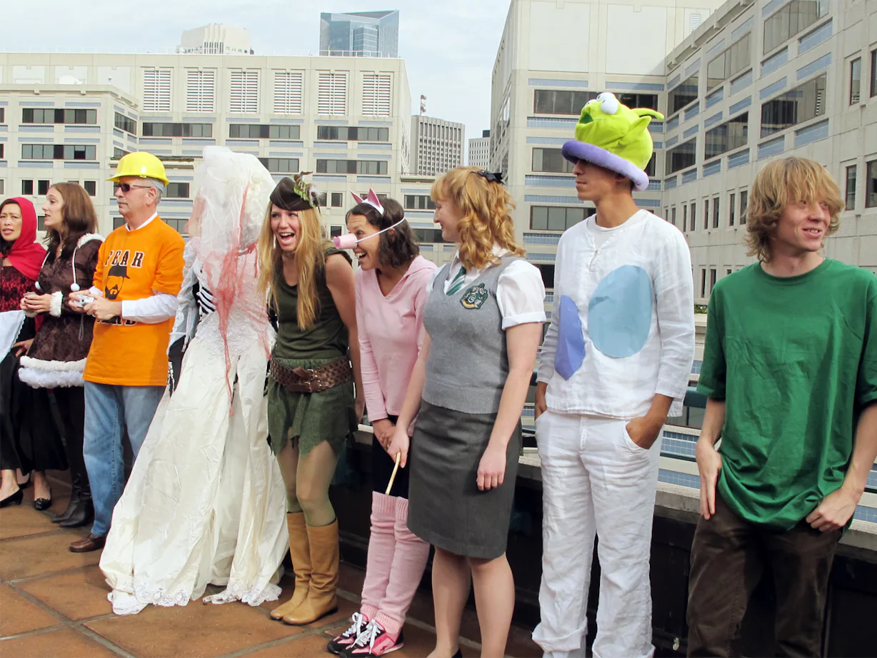 Last-Minute Halloween Costumes You Can Do In One Step