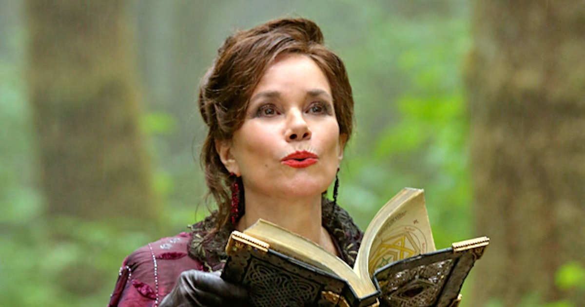 ‘Once Upon A Time’ Season 5 Brings Cora Back For 100th Episode & That’s Bad News For Regina ‘Once Upon A Time’ Season 5 Brings Cora Back For 100th Episode & That’s Bad News For Regina