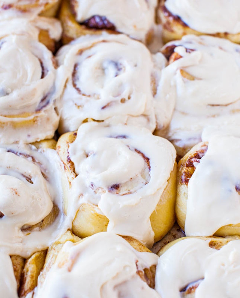 Cinnamon Rolls - Bakerella