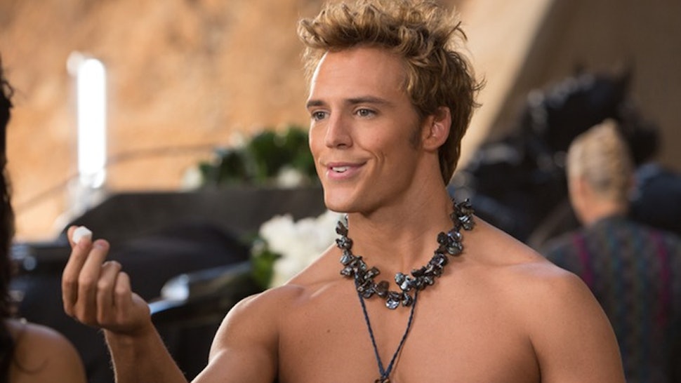 9 Great Finnick Odair Scenes From 'The Hunger Games' To Remember ...