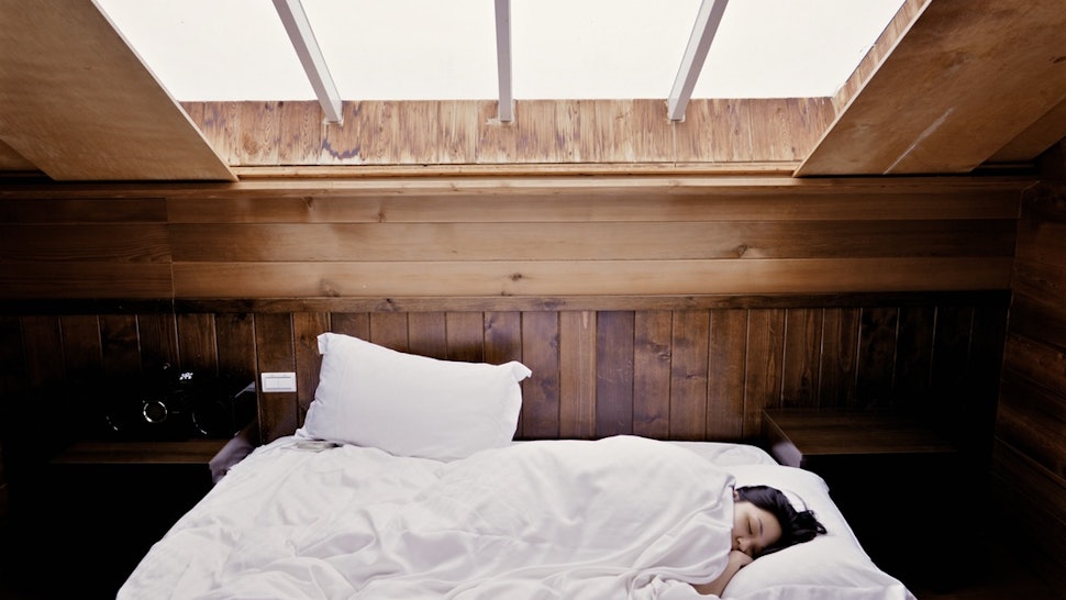 6 Reasons You Should Always Try To Sleep In A Cold Room
