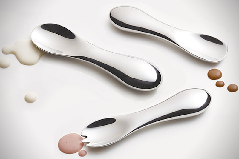 This ice cream spoon uses your body heat to get the perfect scoop, costs  more than most desserts