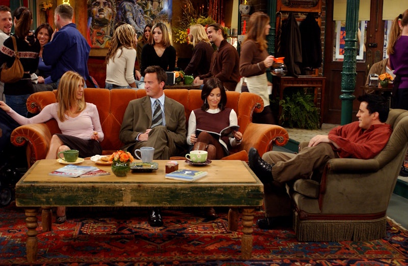 The Central Perk Couch on 'Friends' Was Always Unoccupied For a Reason You  Never Noticed — PHOTOS