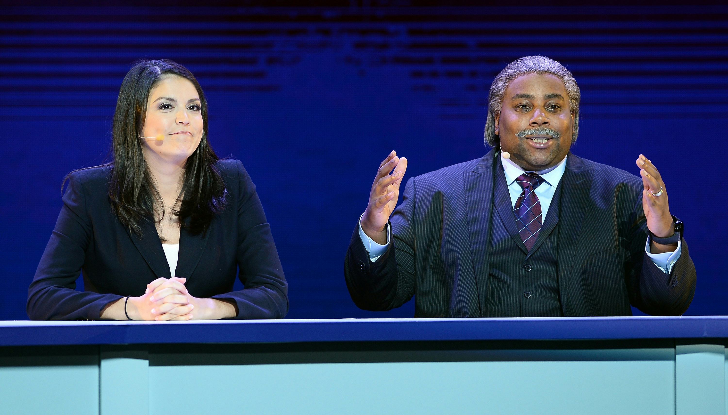 Cecily Strong S Best Snl Weekend Update Moments Prove She Should