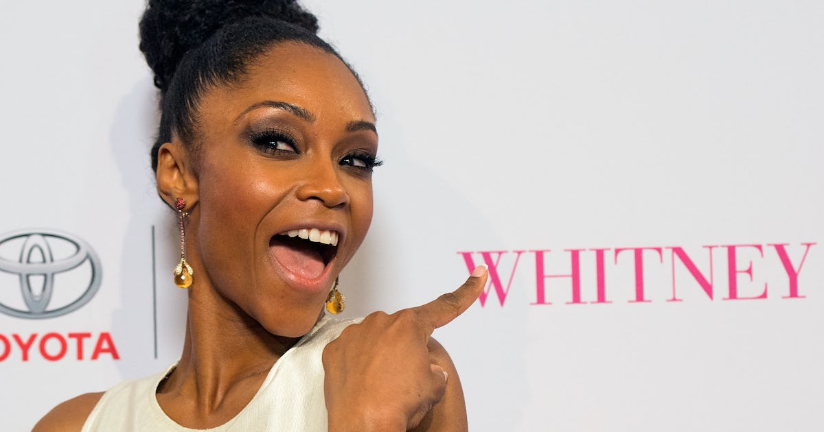 'Whitney' Had Some Serious Style Moments, So Here Are 4 Looks From The ...