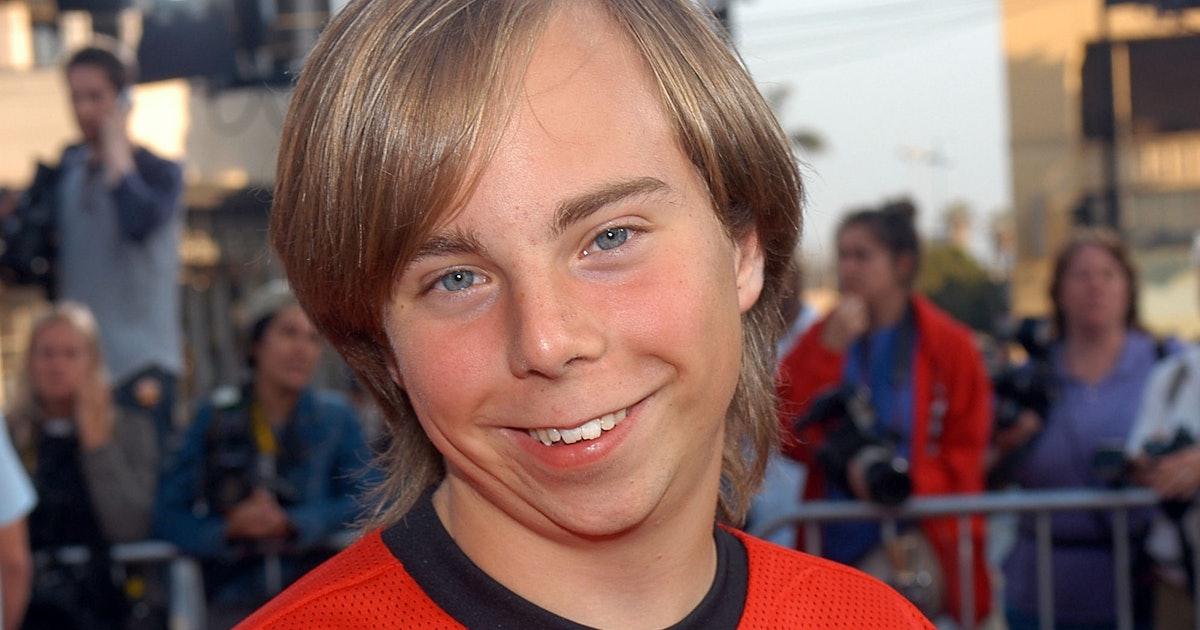 Beans From Even Stevens Is Now Santa S Helper He S Way More Popular Than The Guy In The Red Suit Photos