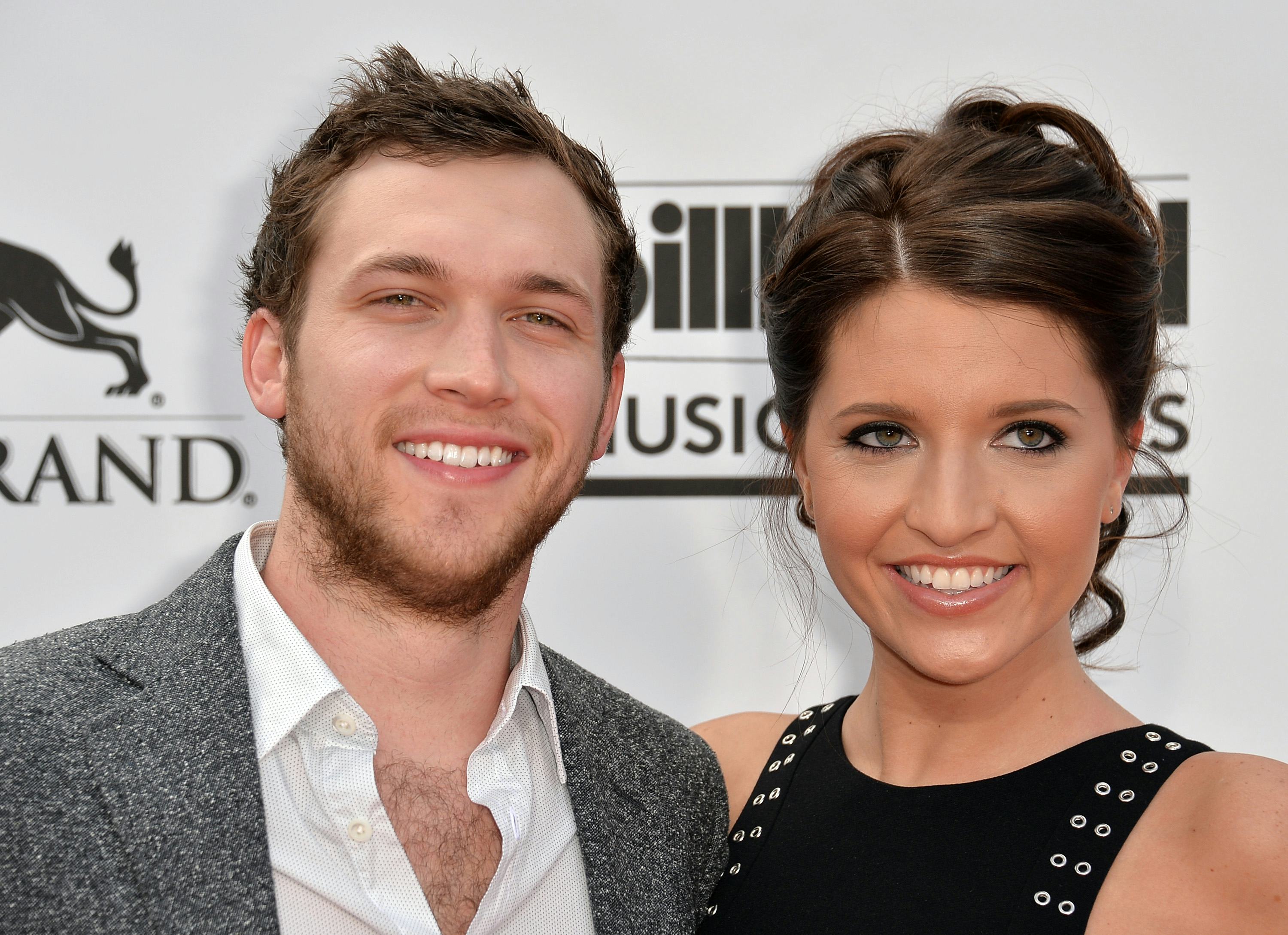 'American Idol' Winner Phillip Phillips Marries His LongTime