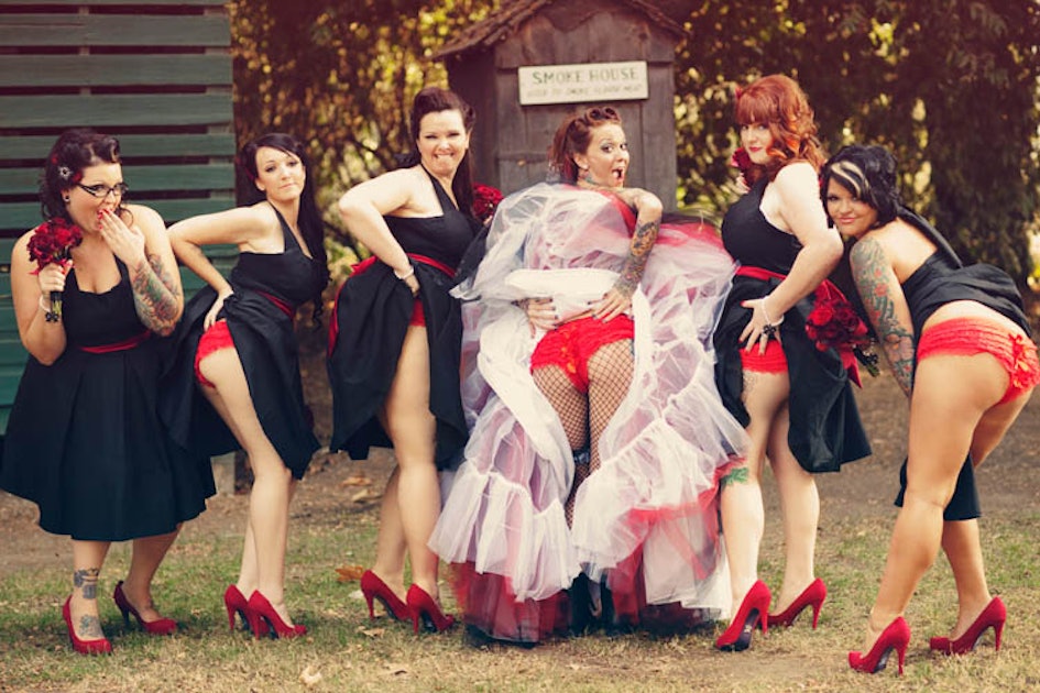Bridesmaids flashing - 🧡 Females Mooning Flickr.