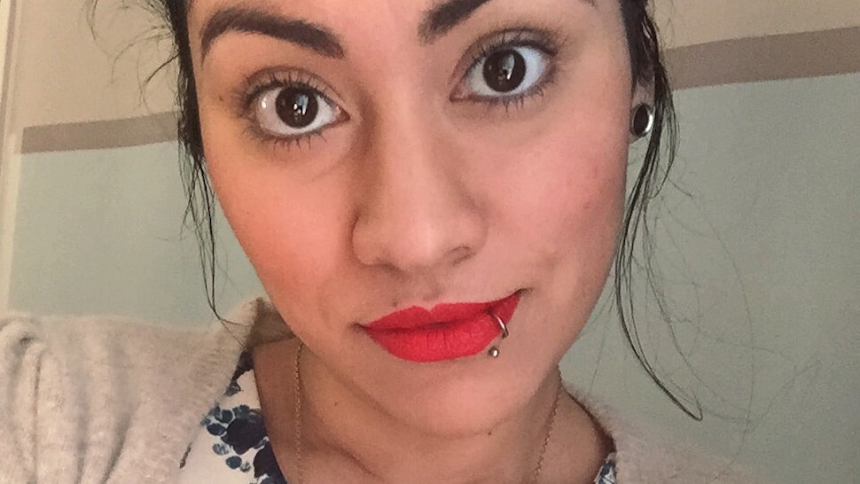 Kardashian clothes to on ring a lip put color how lipstick with Flow arms ring lip to with a color on lipstick put how john lewis