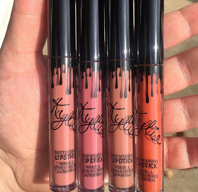 Does The Kylie Lip Kit Come With Lip Liner? You Get What