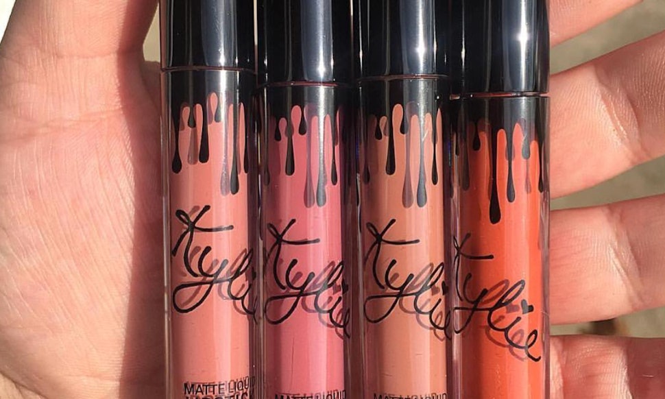 Lip liners Does The Kylie Lip Kit Come With Lip Liner? You Get What You Pay For