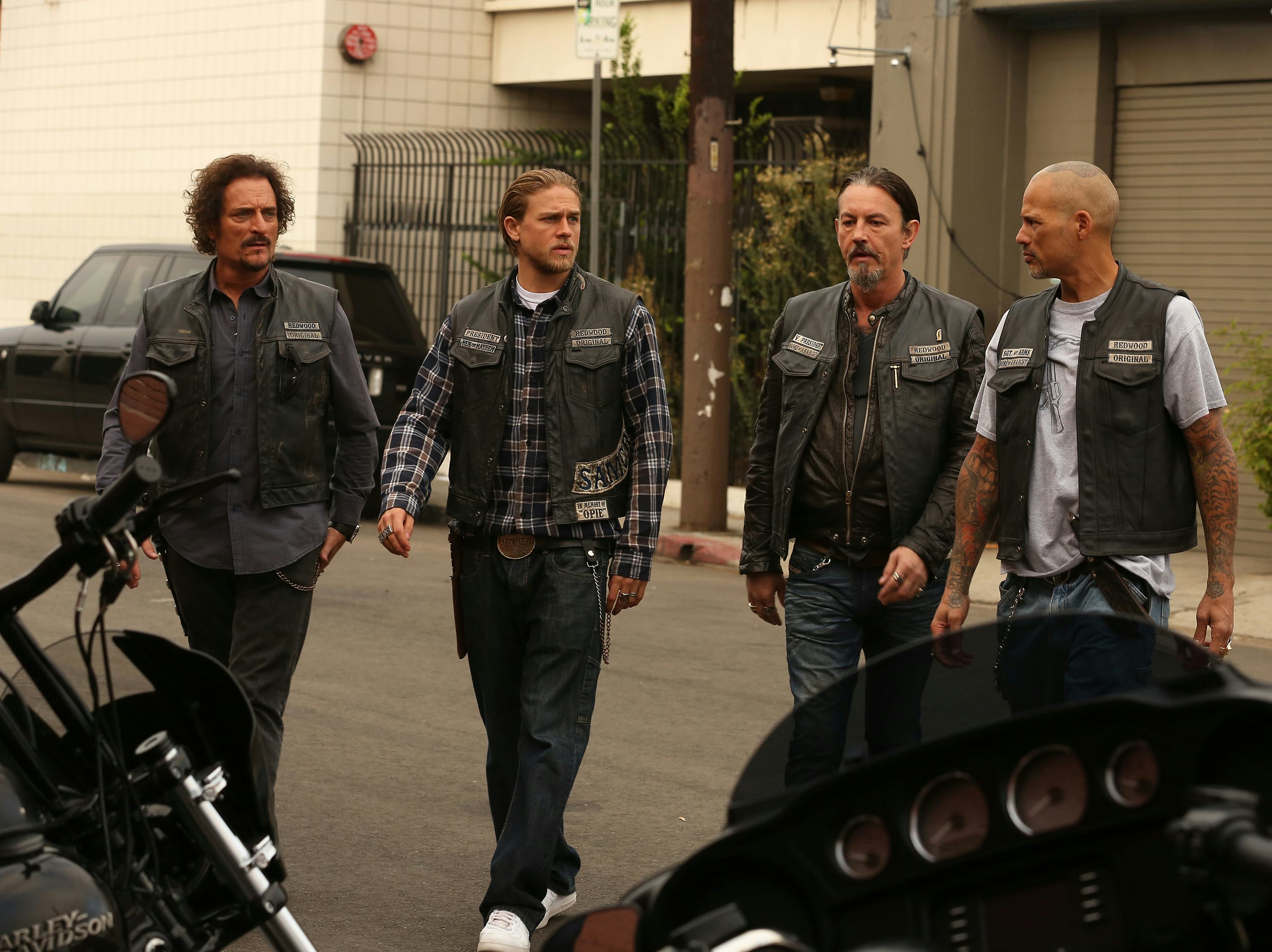 Jax Dies In The Sons Of Anarchy Series Finale But Youll