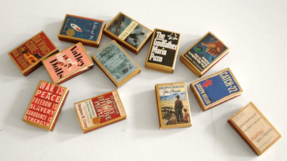 14 Literary Wedding Favors To Give Away On Your Big Day