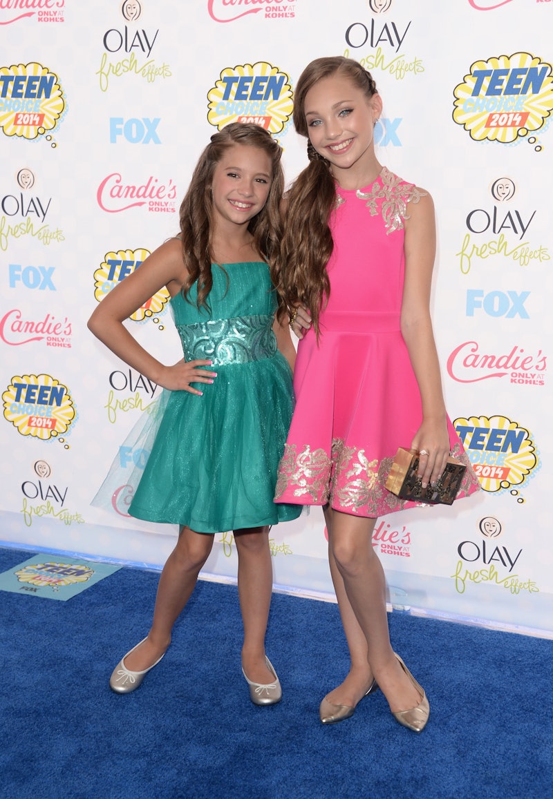 7 Cute Mackenzie And Maddie Ziegler Sister Moments Because Maddie Isnt