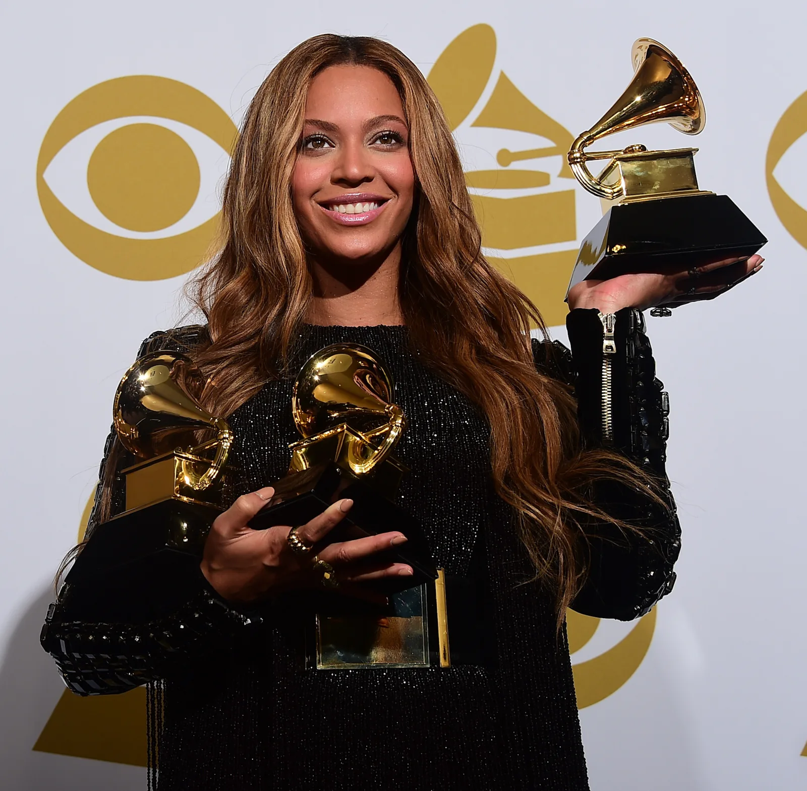 Beyonce's Untouched Photos Spark Negative Reactions From Those Who ...