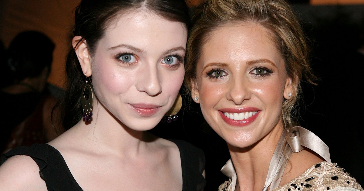 Buffy & Dawn Are Still The Cutest Sisters, As Sarah Michelle Gellar ...