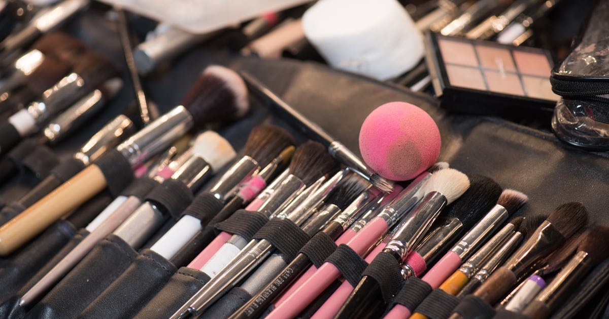Clean Your Makeup Brushes Sponges - Makeup Applicators Whole Clean Your Makeup Brushes Sponges - Makeup Applicators Whole