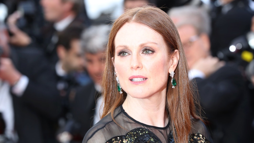 11 Celebrities Who Don T Dye Their Hair Photos