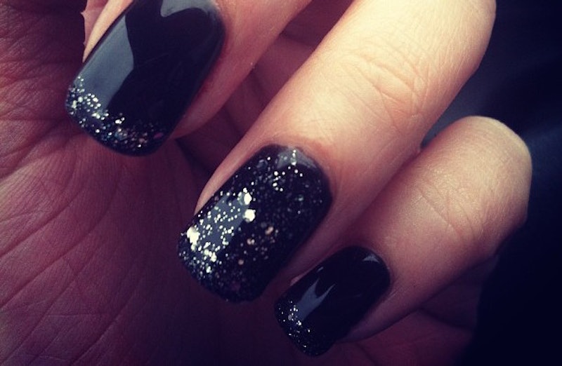 20 Glitter Nail Designs To Copy For An Eye-Catching Mani